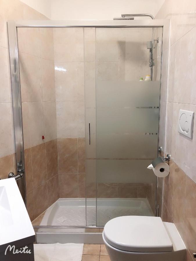 Romafullhouse Guesthouse Εξωτερικό φωτογραφία